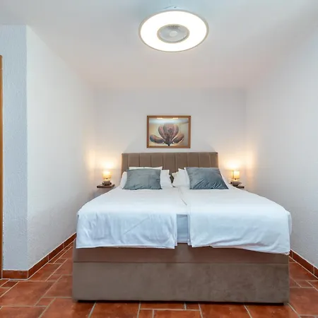 Appartement Nevistic *