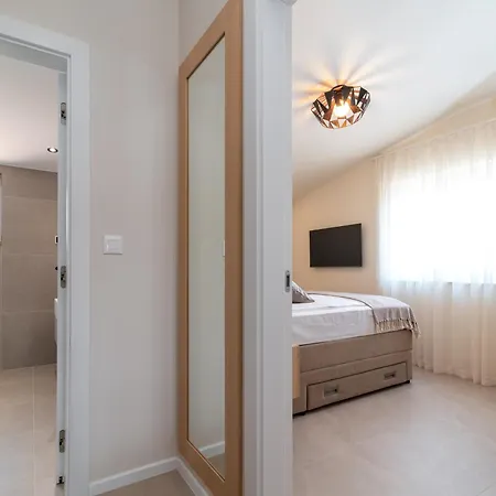 Nevistic Lejlighed Trogir